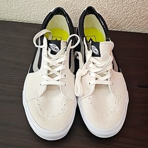 New Vans Sk8 Low Sz 12 MEN  2 tone wht/blk